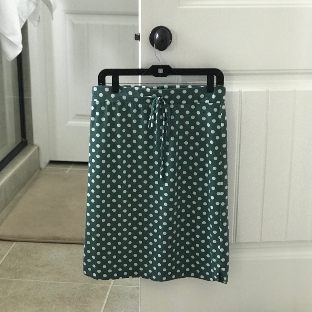 Cute green and white polka dot skirt